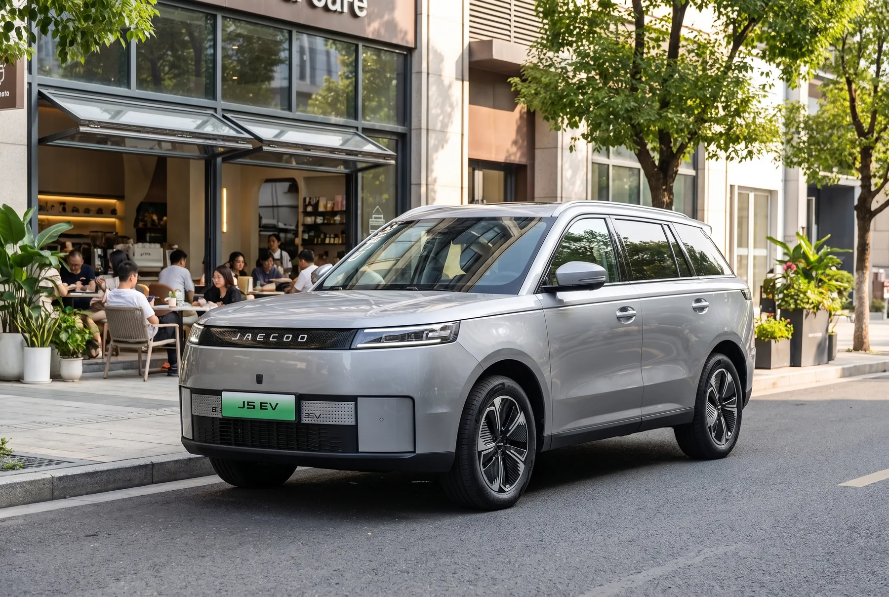 JAECOO J5 EV di kawasan kota